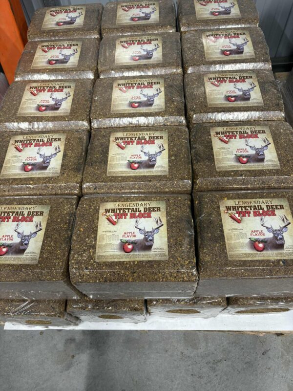 Legendary Whitetail TNT Feed Block - Image 2